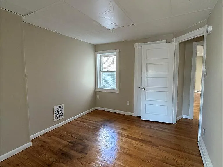 230 E Fairview St — Photo 13