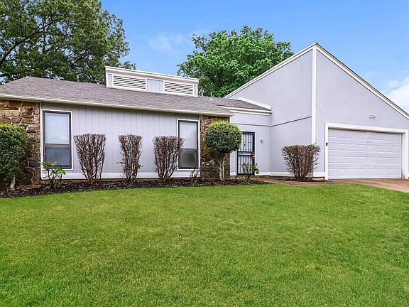 3rd image of 6133 Belle Forest Dr