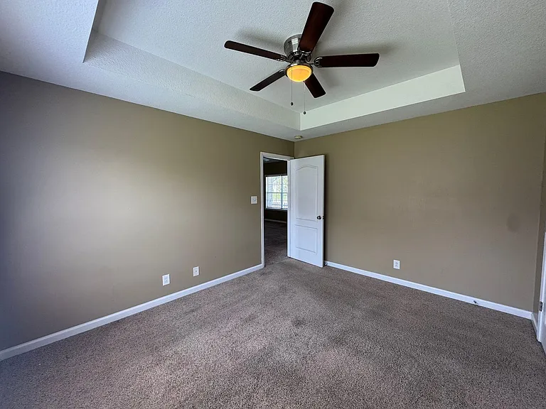 371 Andrew Dr — Photo 12