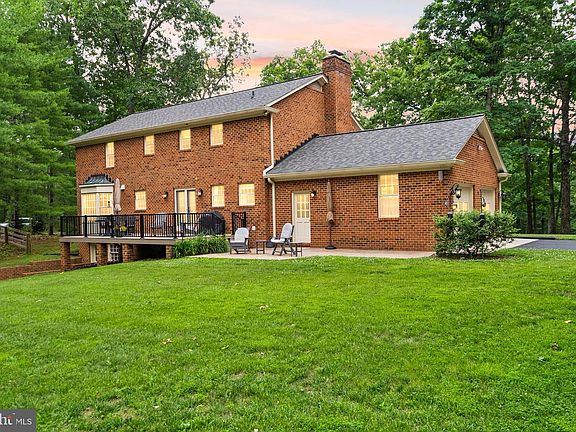 3rd image of 4554 Canter Ln