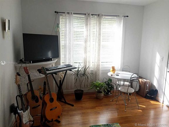 3rd image of 1535 Meridian Ave APT 2
