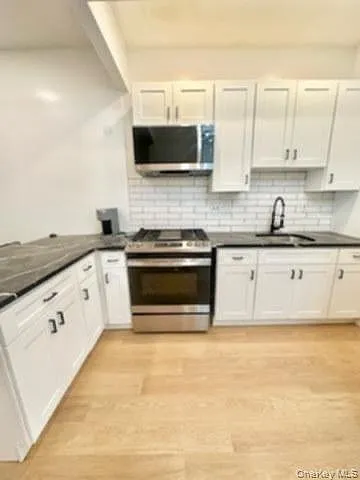 2276 Atlantic Ave — Photo 2