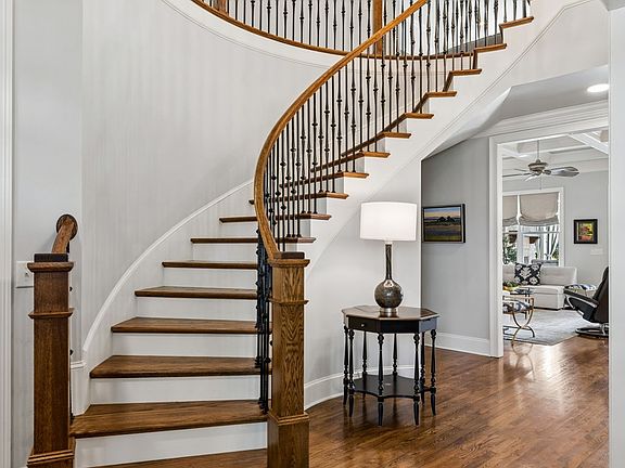 2nd image of 9021 Keats St