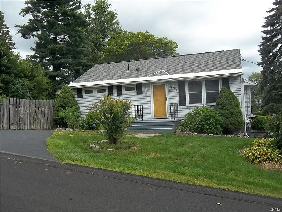 1st image of 301 McClennan Dr