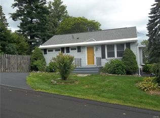 301 McClennan Dr, Fayetteville, NY 13066
