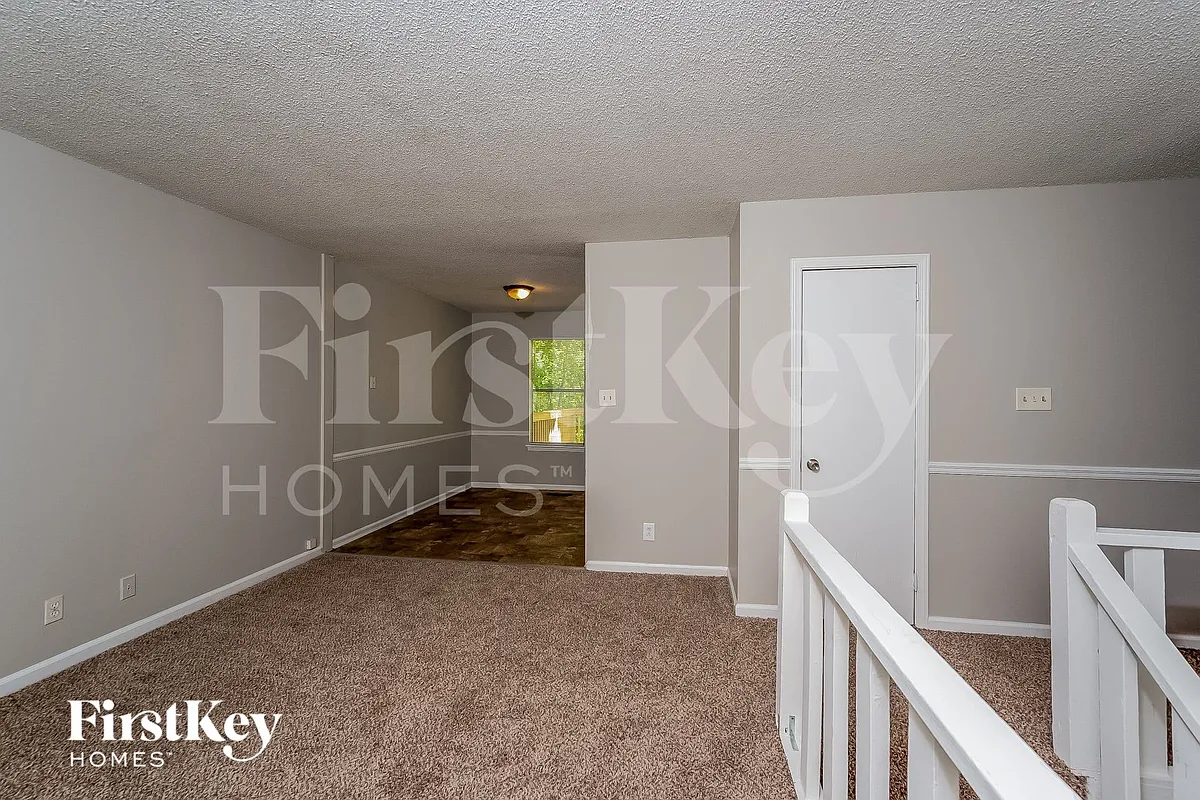 Building Photo - 3104 Cobblestone Dr