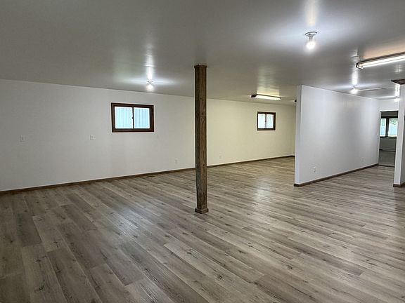 5th image of 694 N Elm St