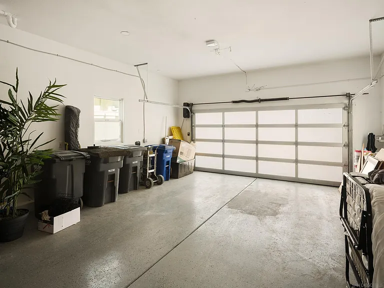 806 Ocean Ln — Photo 32