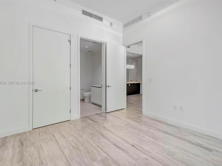 2831 S Bayshore Dr #402 — Photo 24