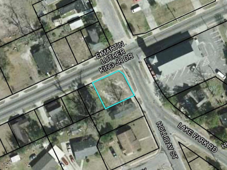 2nd image of 413 E Martin Luther King Jr Dr