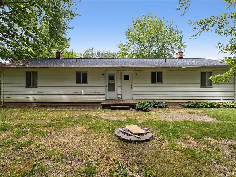 12320 & 12358 N Saginaw Rd — Photo 19