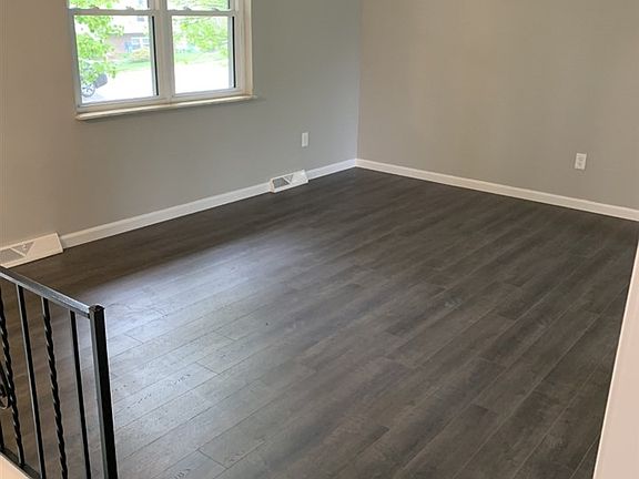 5th image of 8581 Winthrop Cir
