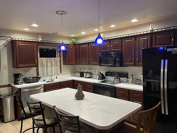 5th image of 3020 Gardner Blvd