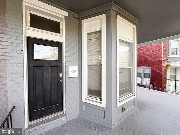 2nd image of 2210 Lyndhurst Ave