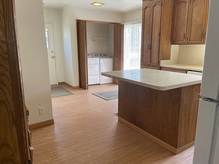 1241 Union St — Photo 3