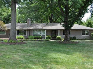 45 Woodcrest Dr, Saint Louis, MO 63124
