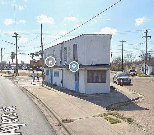 2nd image of 2107 Ayers St
