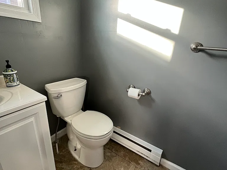 137 William St — Photo 13