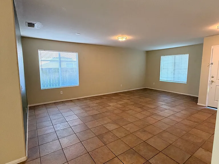 15309 La Palma Way — Photo 4
