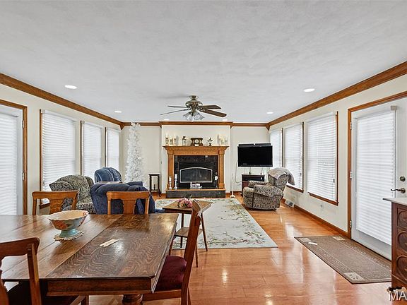 3rd image of 5723 Konarcik Rd