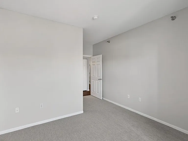 Lake Susan Apartments — Photo 36