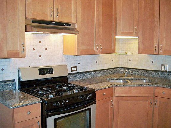 2nd image of 6354 S Ellis Ave