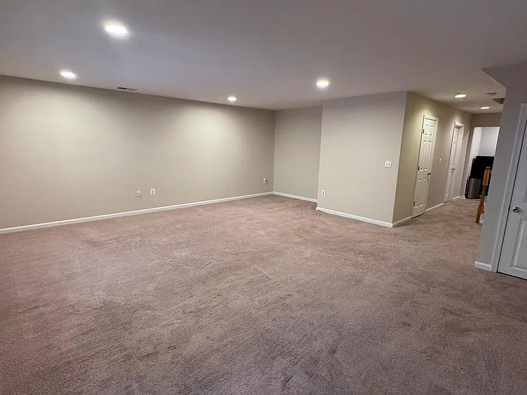 15666 Mendoza Ln — Photo 2
