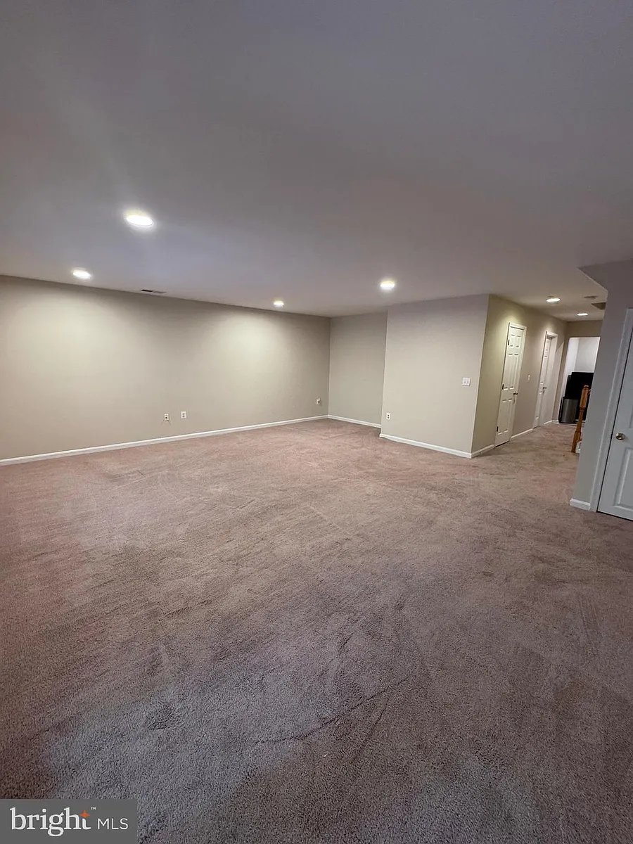 Building Photo - 15666 Mendoza Ln