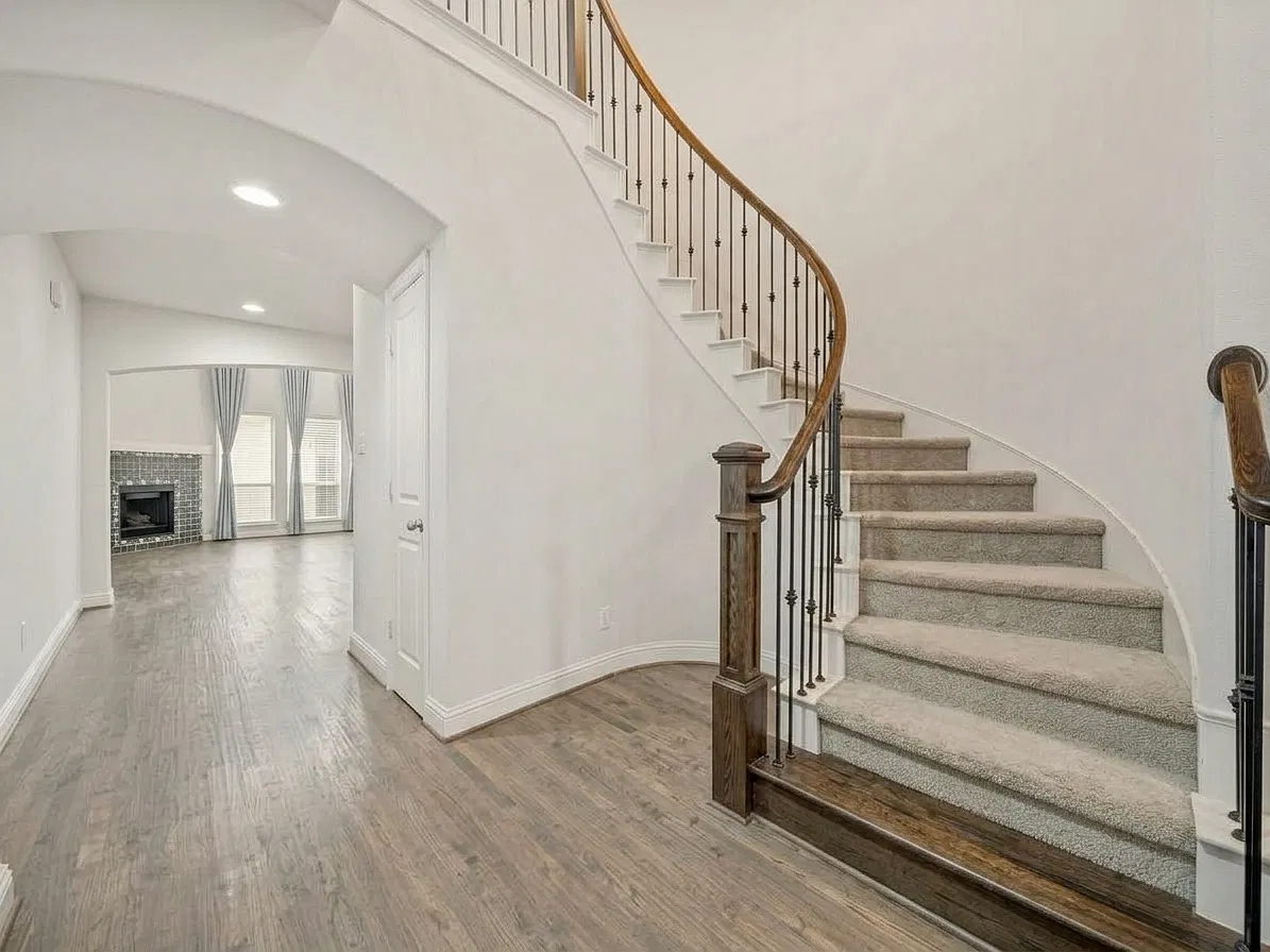 5 bed, 3793 sqft, $3,850 — Photo 3
