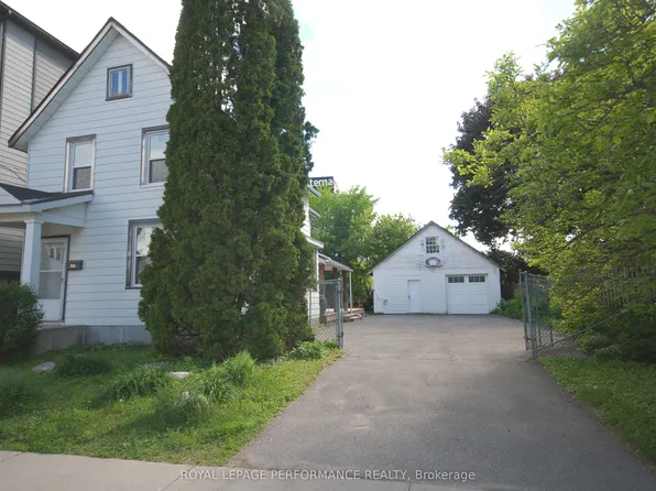 345 Tweedsmuir Ave, Ottawa, ON K1Z 5N3