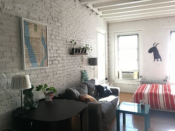 3rd image of 349 West Broadway