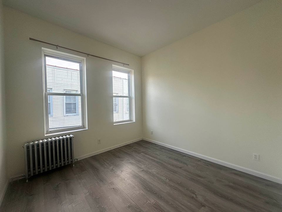 1st image of 135 Bay 37 St #2R