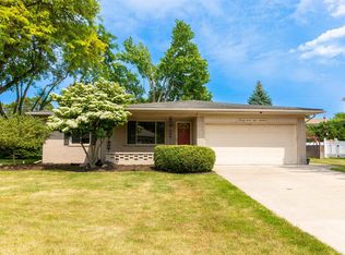 37916 Santa Anna St, Clinton Township, MI 48036
