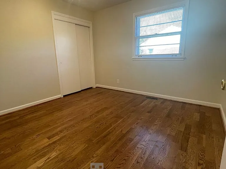 106 Graeme Dr — Photo 5