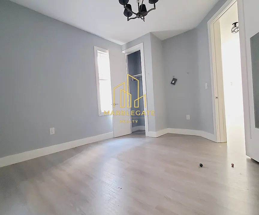 2nd image of 55 Lincoln St #3033