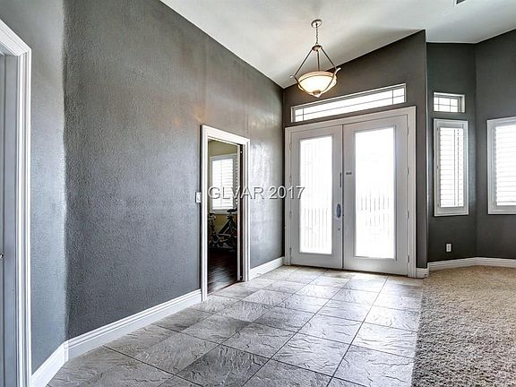 3rd image of 9617 Tapestry Pine St
