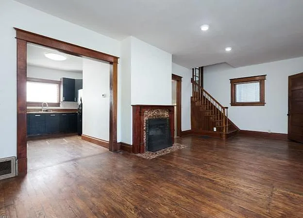 4 bed, 1742 sqft, $2,200 — Photo 2