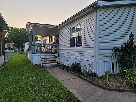 2nd image of 104 Indian Creek Dr