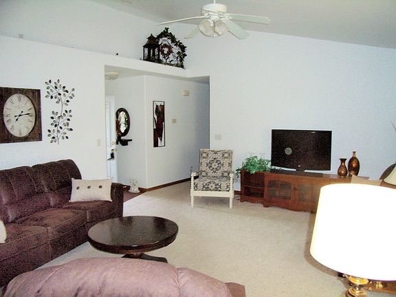 3rd image of 912 Pristine Ave