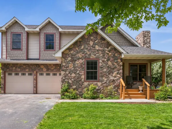 6735 Lakeview Cir NE, Albertville, MN 55301