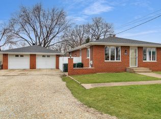 25010 S Canal St, Channahon, IL 60410