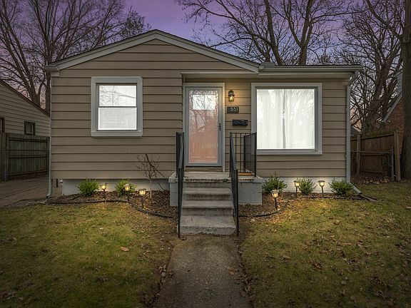 2nd image of 551 E Evelyn Ave