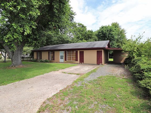 5th image of 402 Carbon Dr