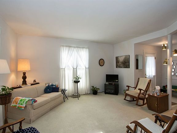 2nd image of 727 N Marion Ave