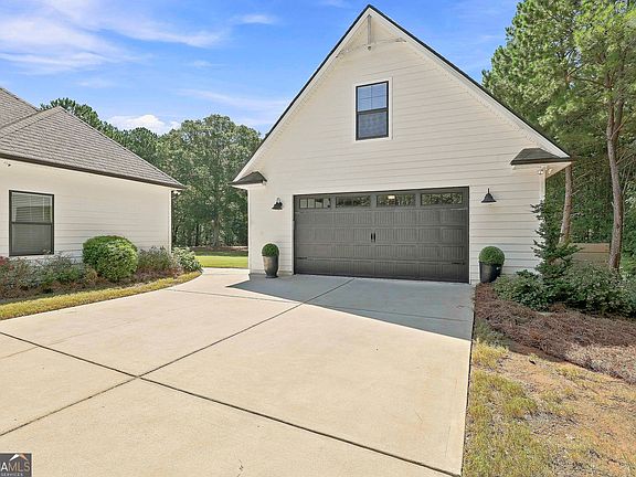 4th image of 35 Fern Mill Ln
