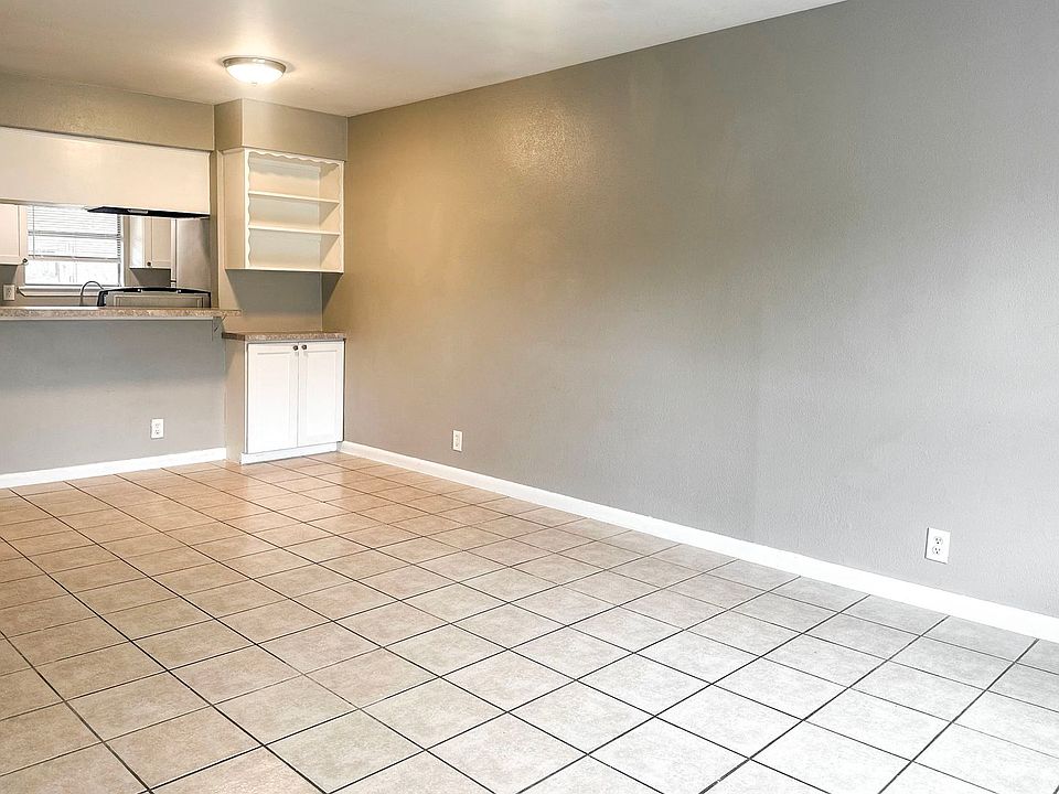 1st image of 2400 Brookridge Dr #31