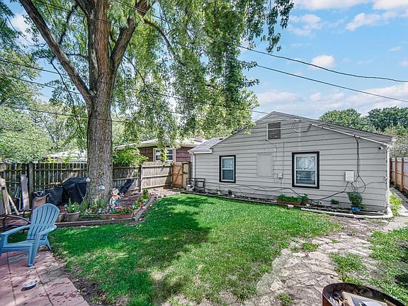 5th image of 16814 Crane Ave