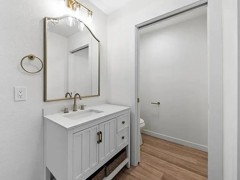 3825 Van Dyke Ave #3 — Photo 15