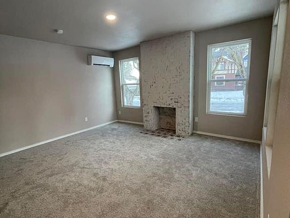 5th image of 1902 W 10th Ave #100