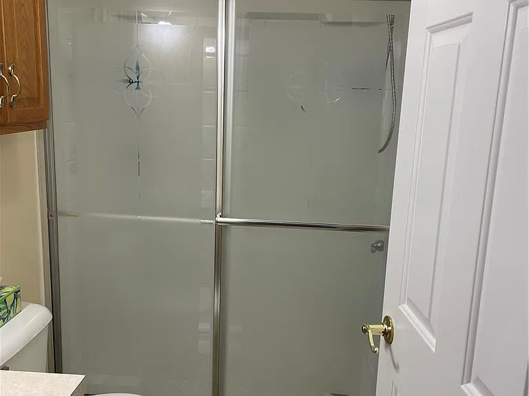 1037 Maplewood Dr — Photo 32